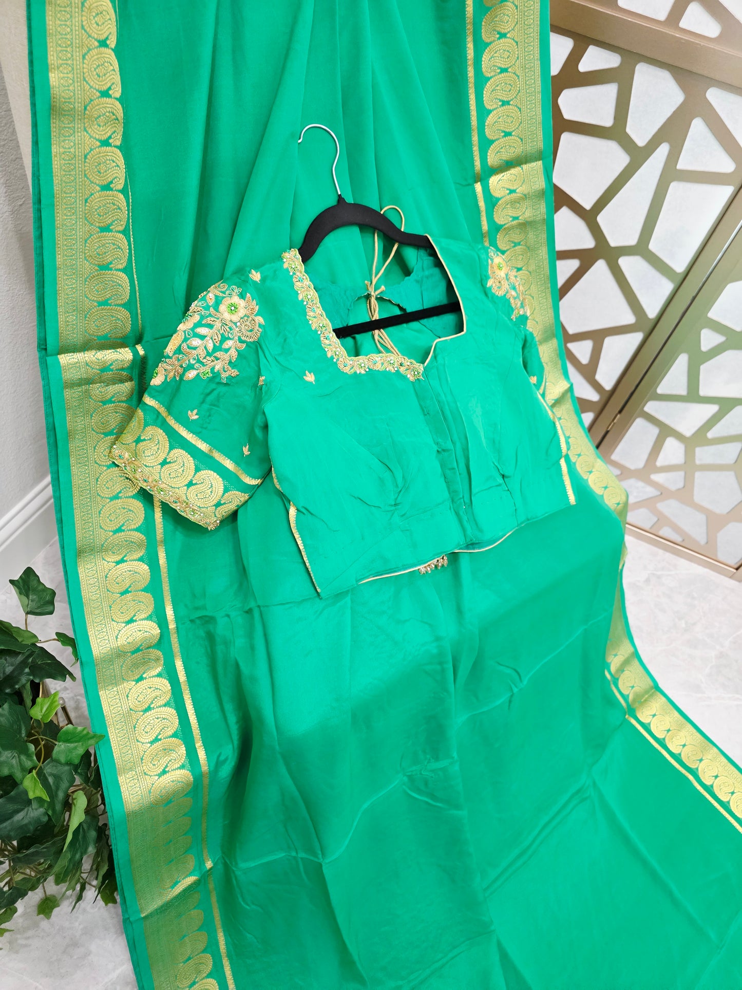 Emerald Green Pure Mysore Crepe Silk Saree, 130 GSM, with Gold Mango Butta Border & Matching Stitched Maggam Blouse — Size 36, Extendable to 42