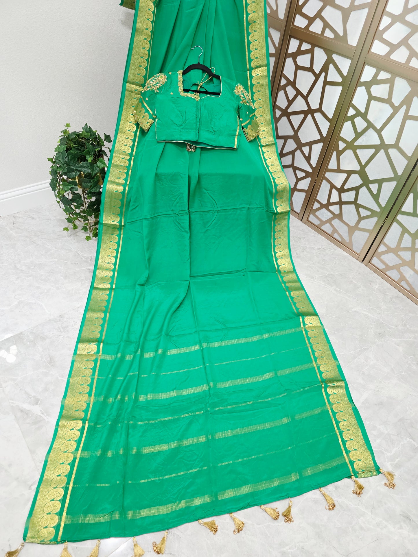 Emerald Green Pure Mysore Crepe Silk Saree, 130 GSM, with Gold Mango Butta Border & Matching Stitched Maggam Blouse — Size 36, Extendable to 42