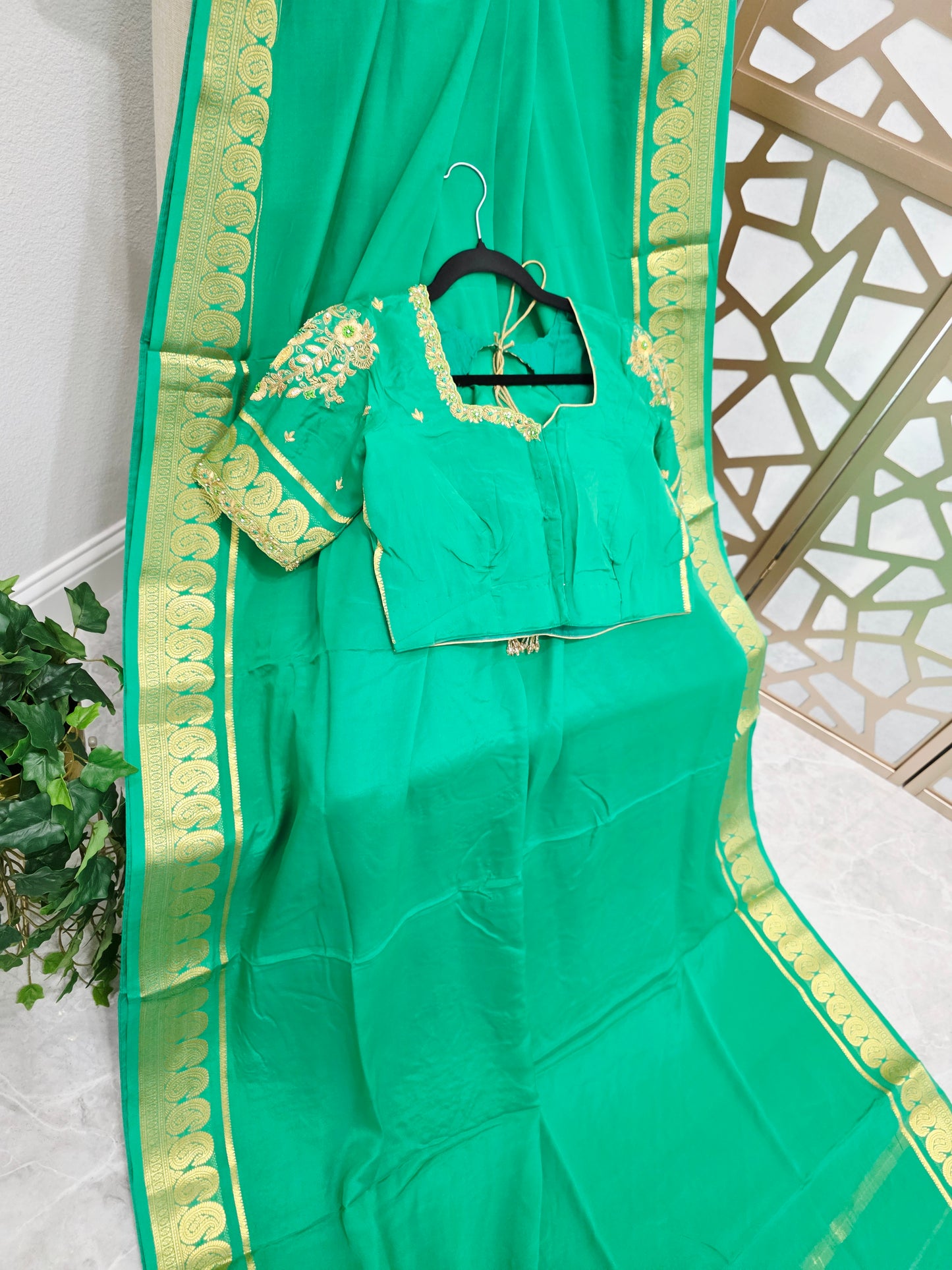 Emerald Green Pure Mysore Crepe Silk Saree, 130 GSM, with Gold Mango Butta Border & Matching Stitched Maggam Blouse — Size 36, Extendable to 42