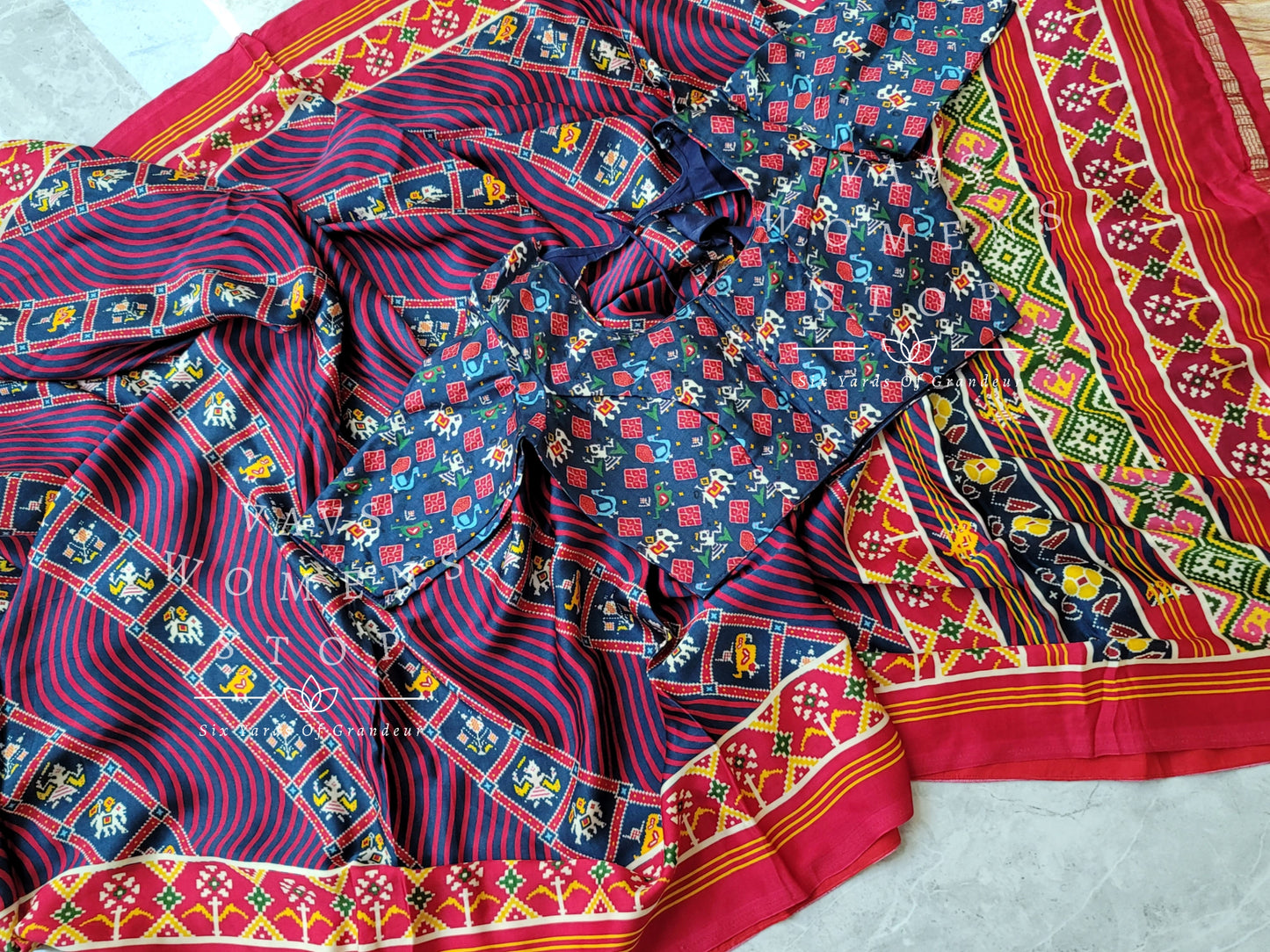Pure Gaji Silk Patola Prints Saree - Blouse