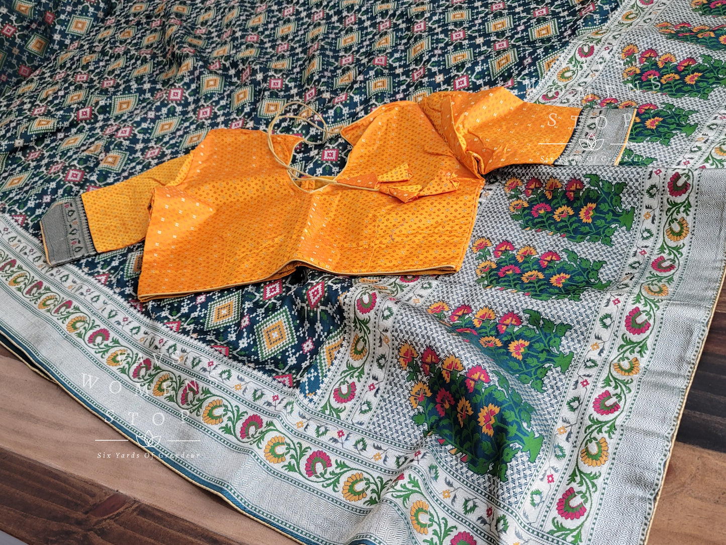 Munga Crepe Silk Patola Designer Benarasi Saree - Blouse
