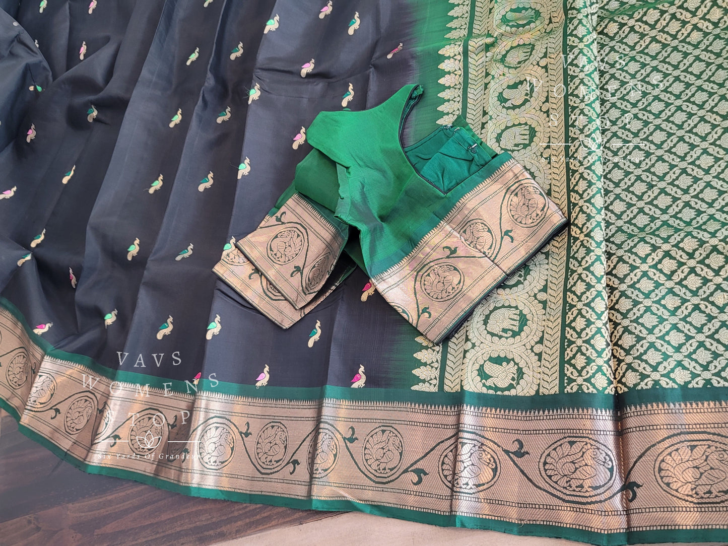 Pure Kanchi Soft Silk Saree - Blouse