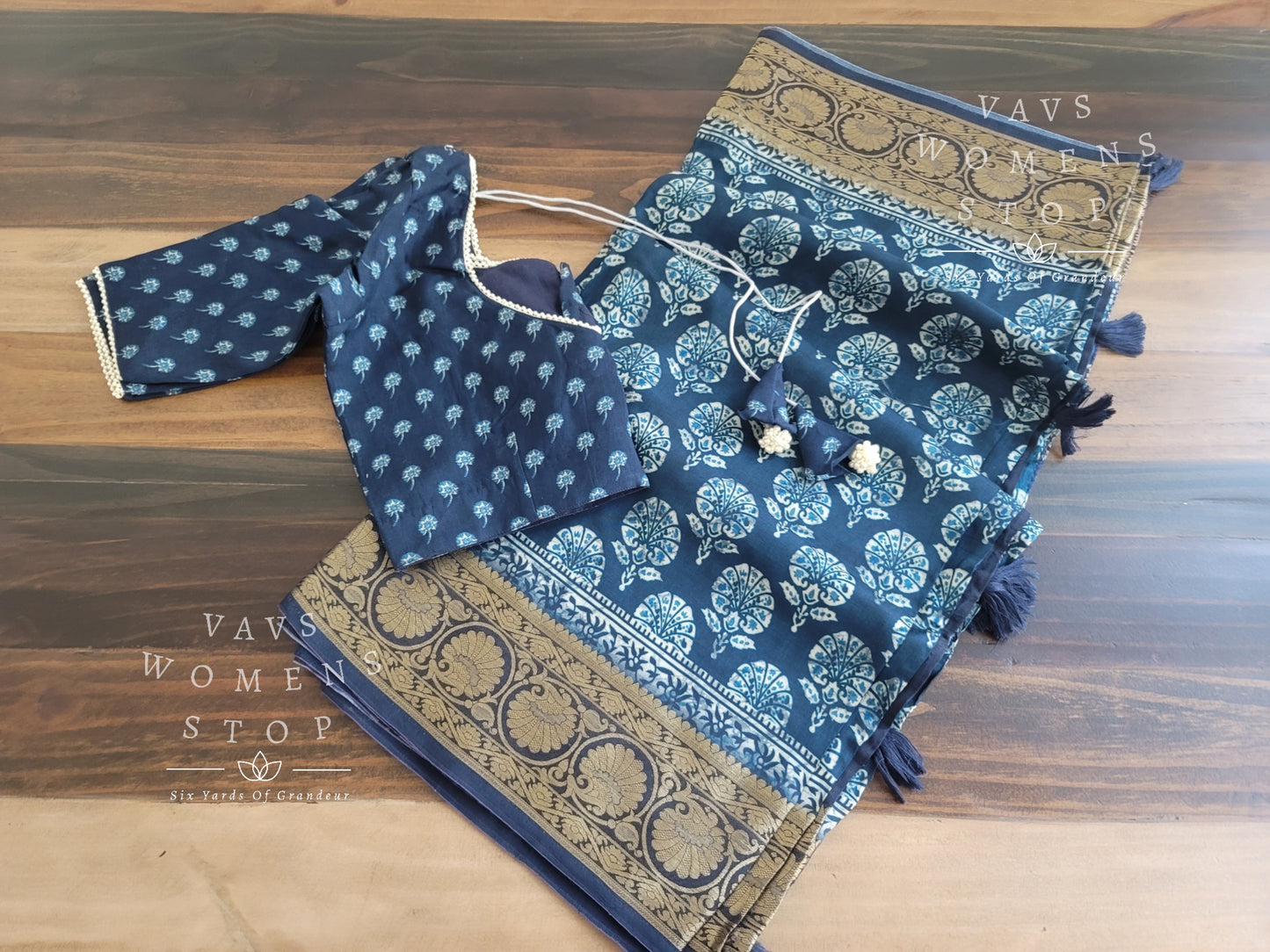 Indigo Blue Munga Crepe Silk Digital Print Saree - Blouse