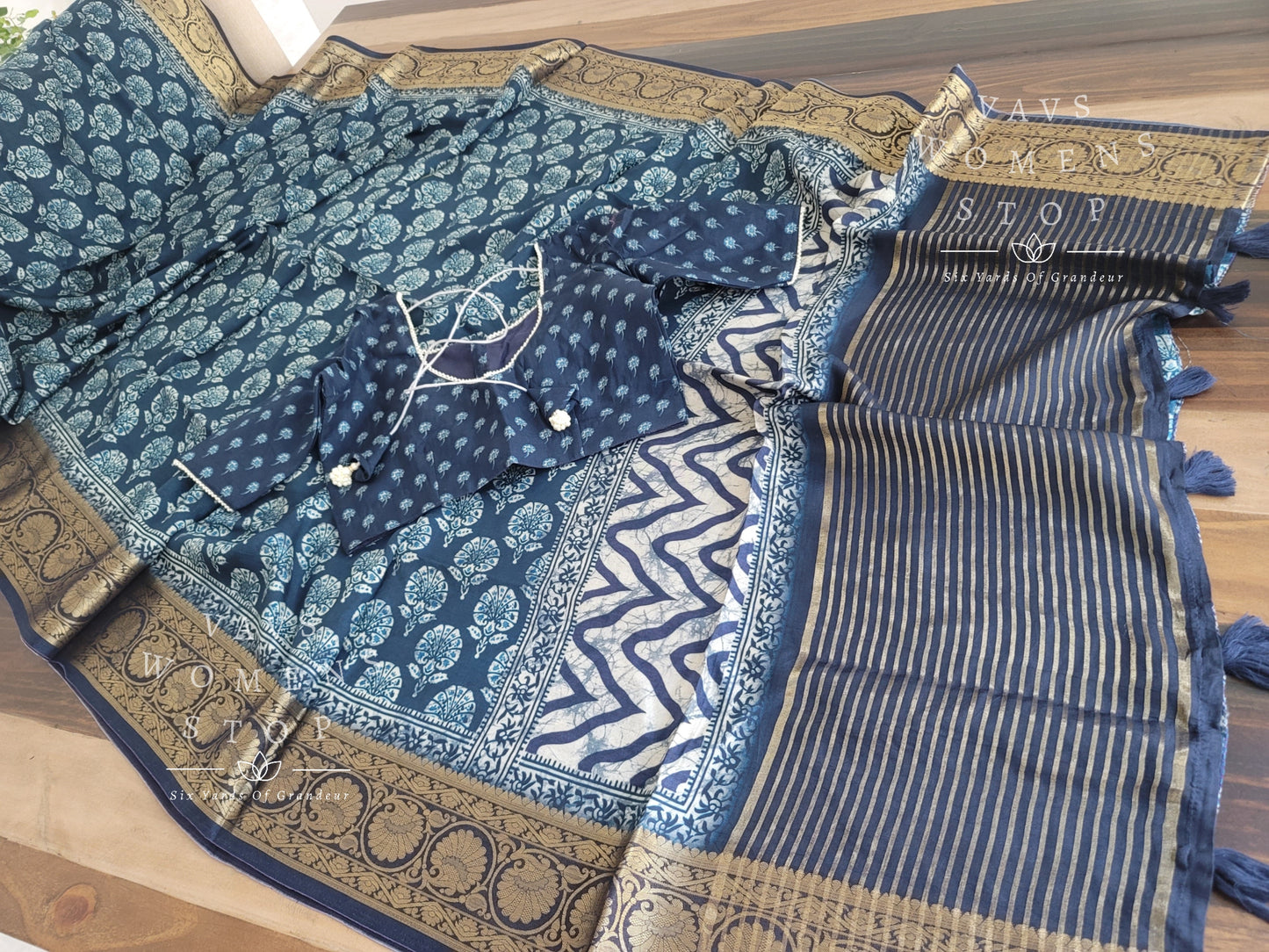 Indigo Blue Munga Crepe Silk Digital Print Saree - Blouse