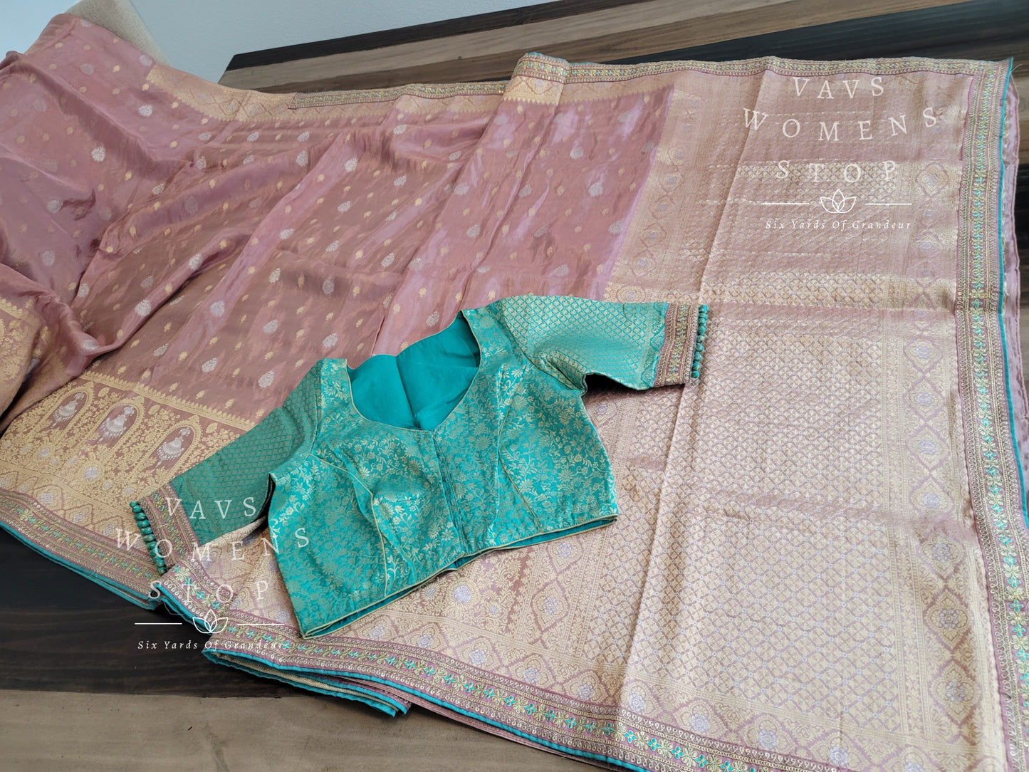 Designer Munga Crepe Soft Silk Saree - Blouse