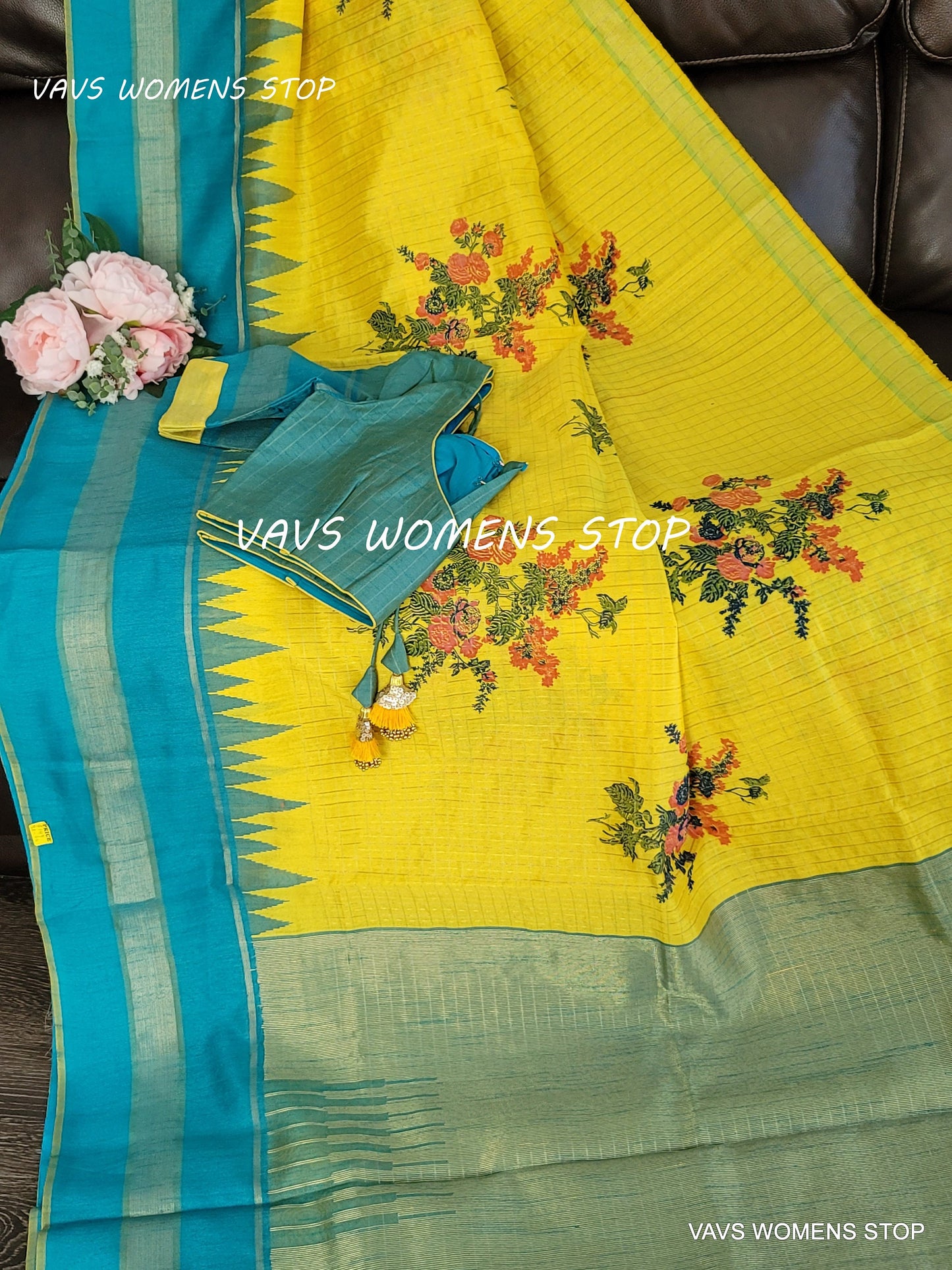 Khadi Rawsilk Floral Print Saree - Blouse